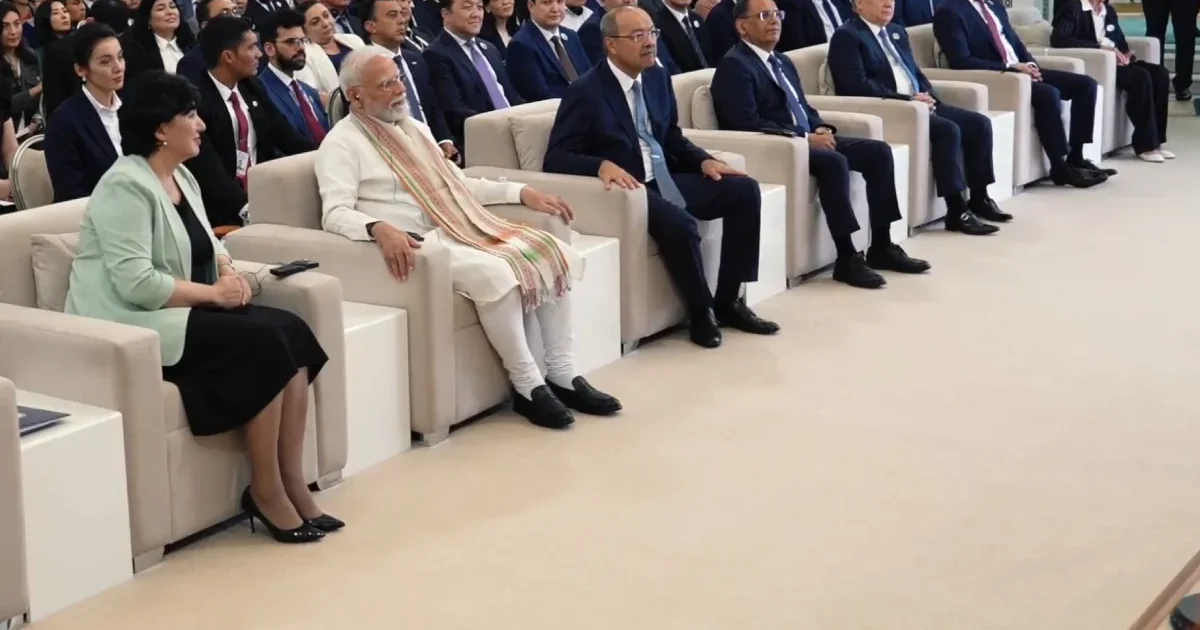 उज्बेकिस्तान में छात्रों ने हिंदी और उज्बेक में सुनाईं पीएम मोदी की तीन कविताएं