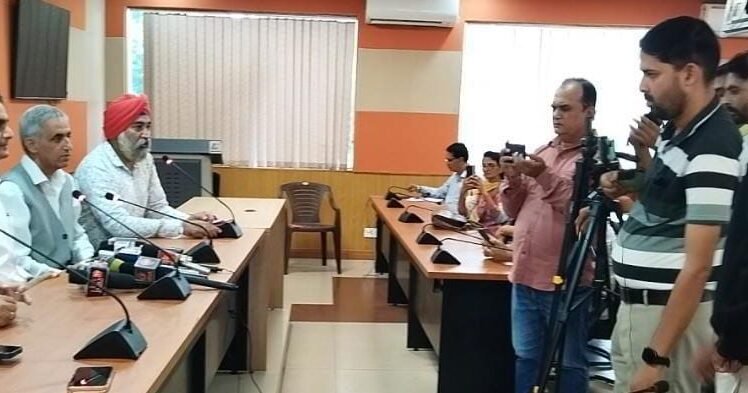 धर्मशाला कॉलेज के शताब्दी वर्ष पर रेडक्रॉस-ओएसए लकी ड्रॉ शुरू, मिलेंगे 100 पुरस्कार